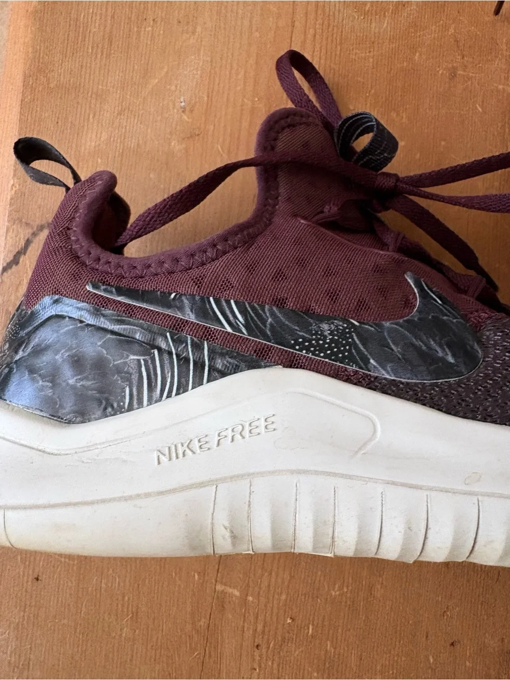 EUC, Women’s Nike Free TR 8 Print Burgundy Crush Training/Workout Shoe, Size 9.5